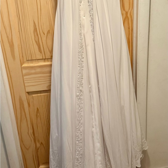 Spaghetti Strap Wedding Dress, New With Tags - Picture 12 of 13